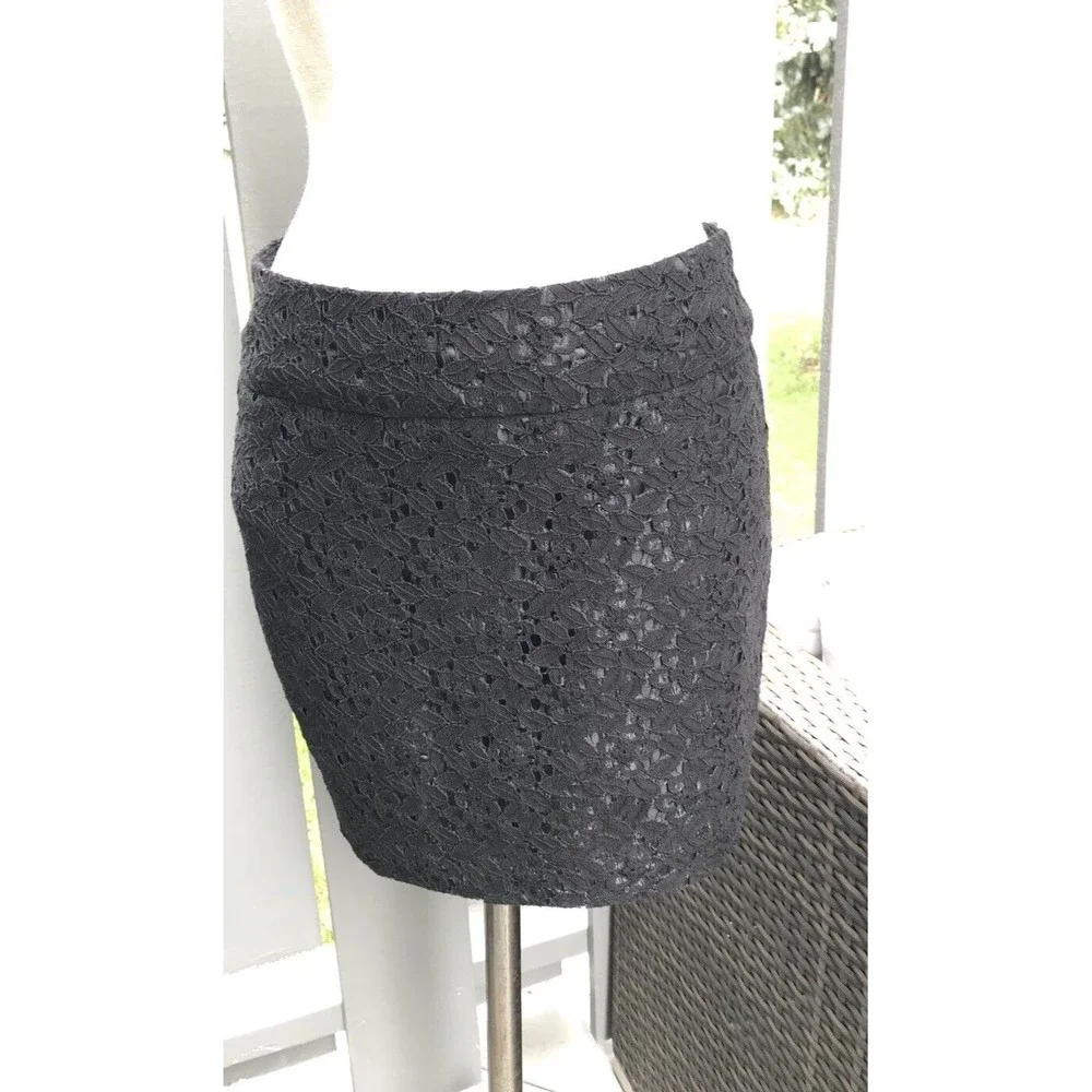New XxI Forever Black Lace Short Skirt pencil texturized Lined S/P Cotton Blend